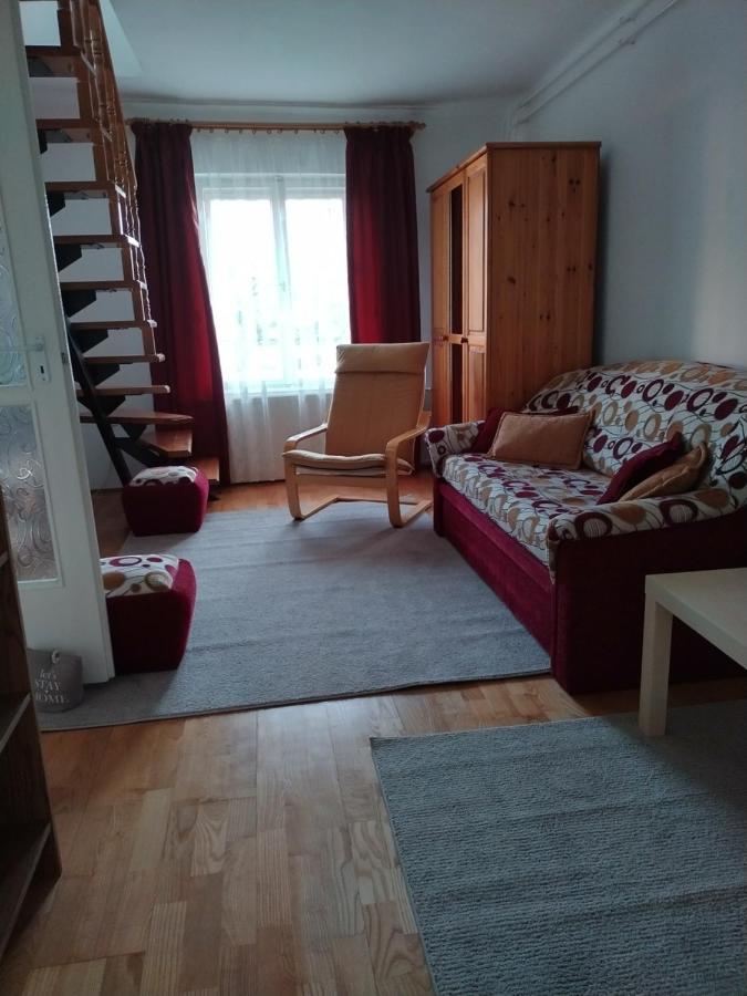 Eva Vendeghaz Villa Тата Екстериор снимка